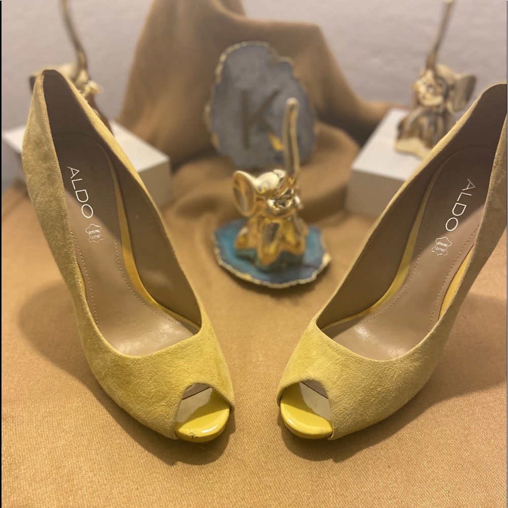 Beautiful Genuine Leather Yellow Pumps
